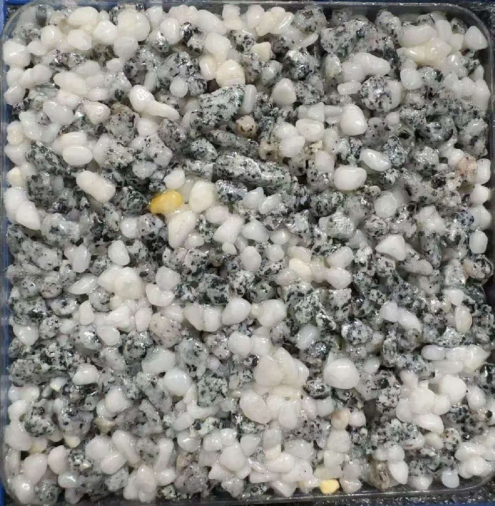 墨岩融白 | Speckled Rock & White Pebbles