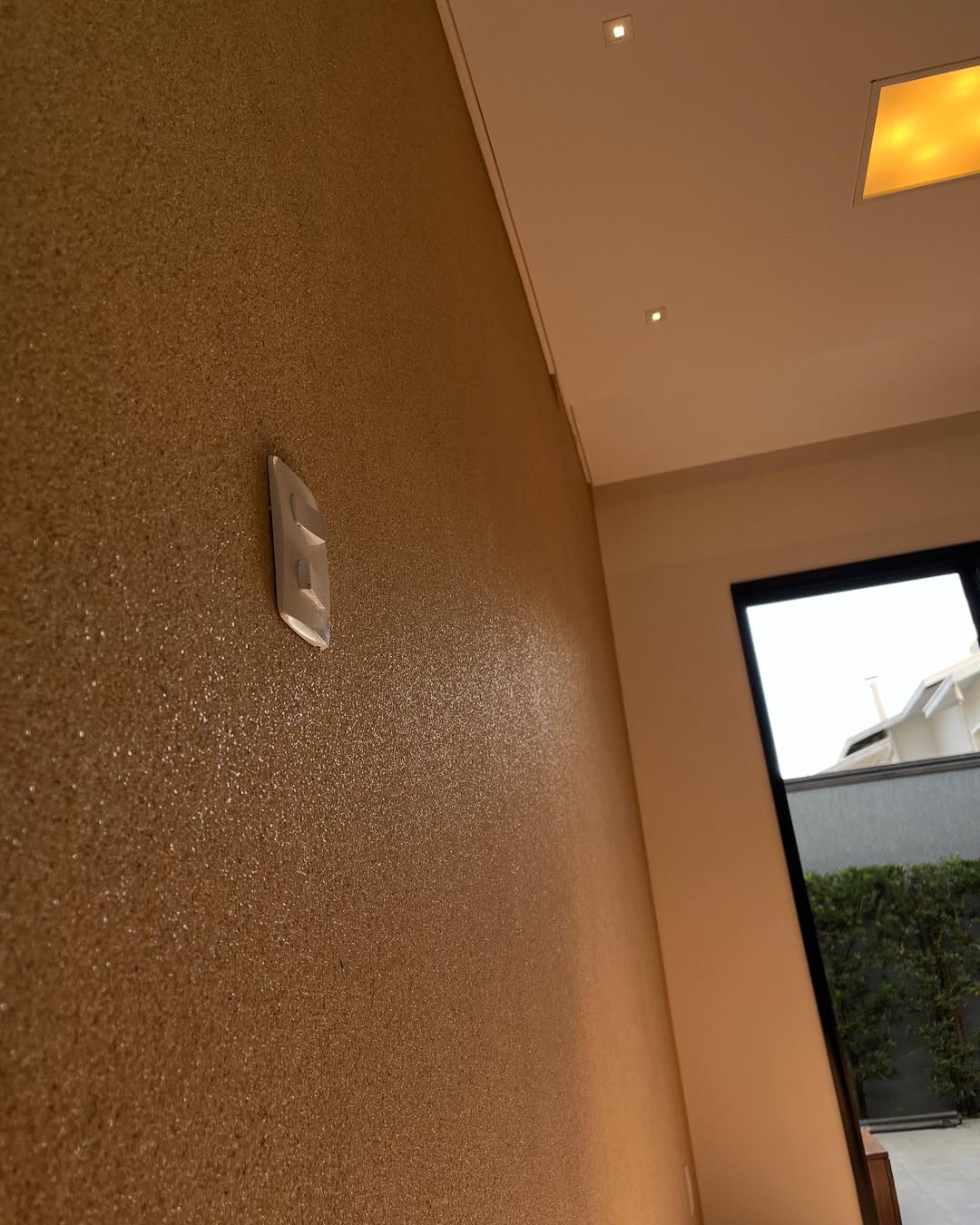 美蒂石暖棕通体砾石外墙内墙通用案例 | Meidis Resin Binder Warm Brown Gravel Wall Case - 套装图
