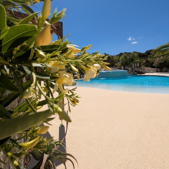 美蒂石南法度假泳池柔光砾石露台 | Meidis Luxury Provençal Resort Sand-Tone Pool Terrace - 套装图